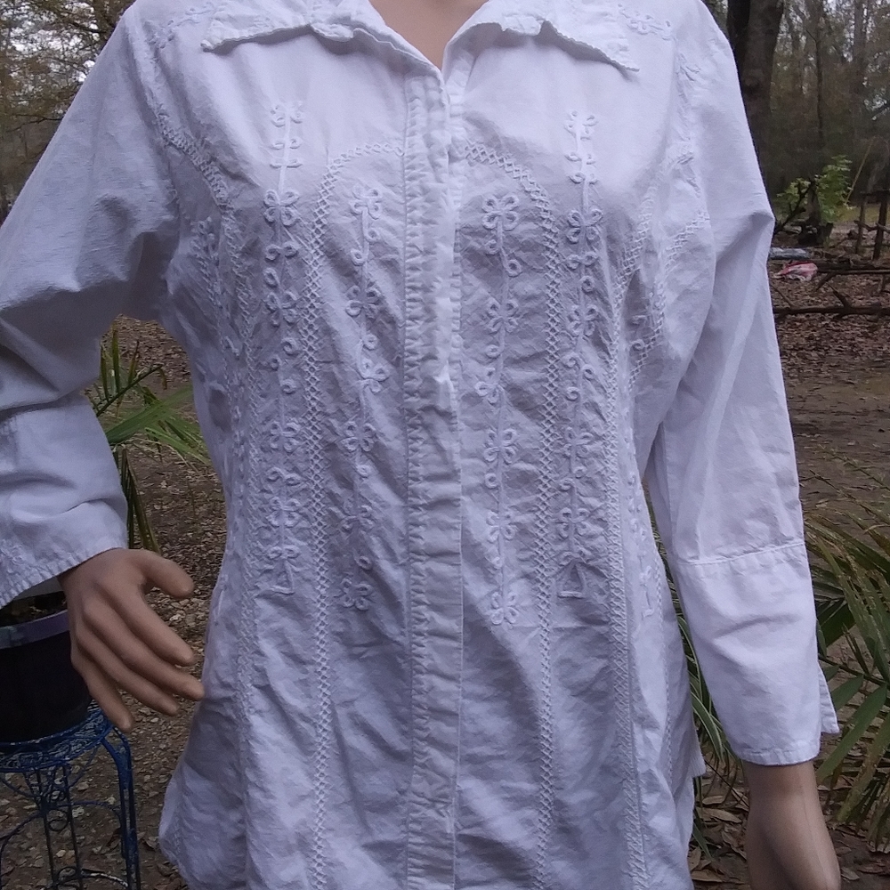 NWOT "Caamano" white button down designer top